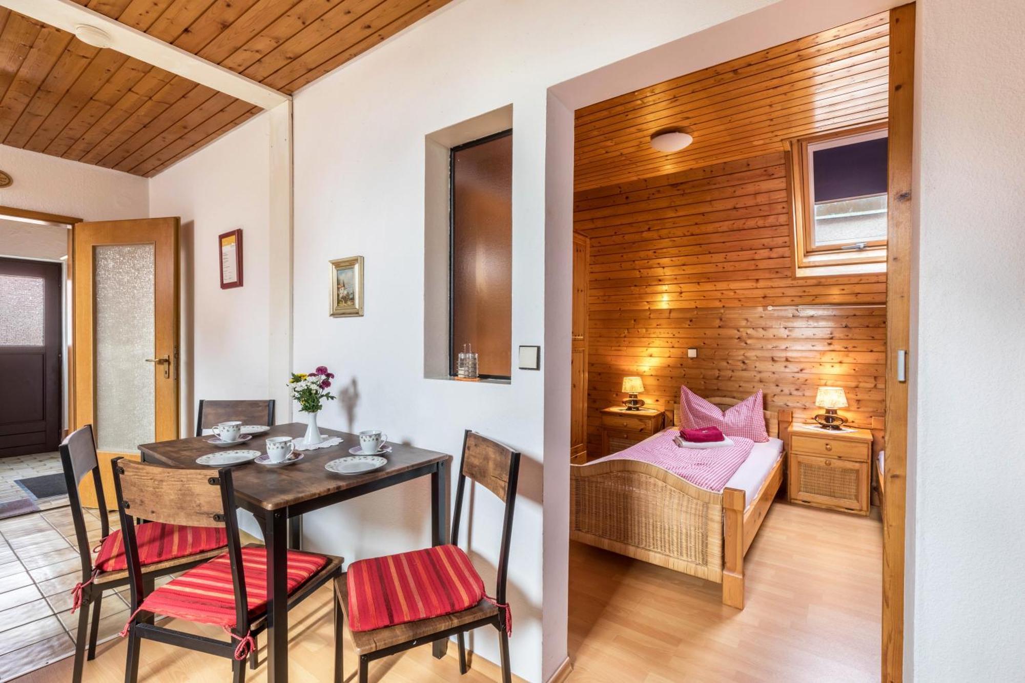 Apartmenthaus Ferienwohnungen Sila فاينشتاد المظهر الخارجي الصورة